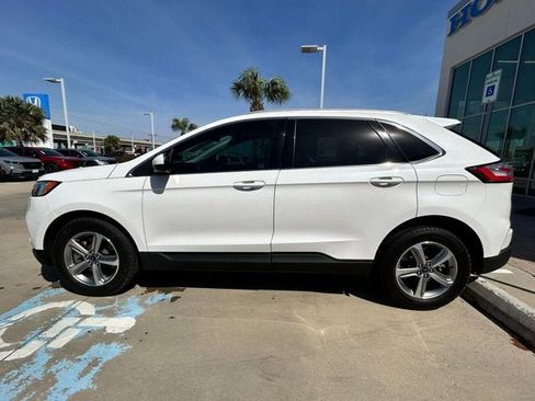 Used 2022 Ford Edge SEL w/ Convenience Package image 3