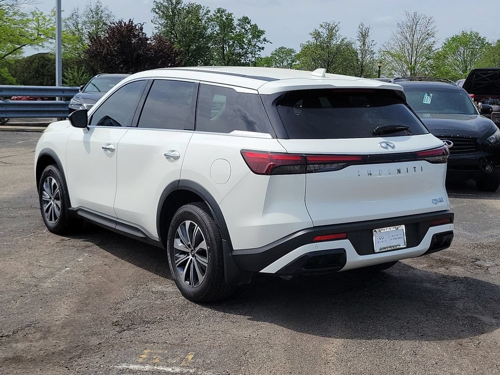 Used 2025 INFINITI QX60 Pure FWD image 3