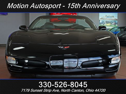 Used 2004 Chevrolet Corvette Convertible w/ Preferred Equipment Group RWD image 3