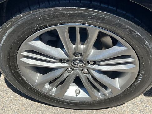 Used 2016 Toyota Camry SE FWD image 17