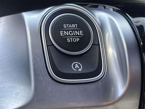 Used 2024 Mercedes-Benz GLB 250 4MATIC image 24