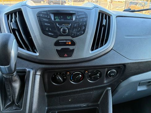 Used 2019 Ford Transit 250 130 Medium Roof RWD image 22