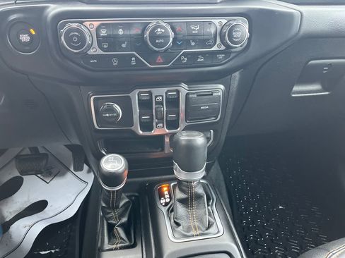 Used 2022 Jeep Wrangler Unlimited Sahara image 19