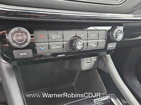 New 2026 Jeep Compass Latitude image 20