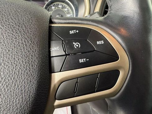 Used 2018 Jeep Cherokee Limited AWD/4WD image 17