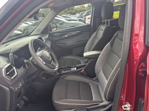 Used 2025 Chevrolet TrailBlazer LT image 24