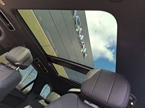 New 2026 Land Rover Range Rover Sport Dynamic SE AWD/4WD image 10
