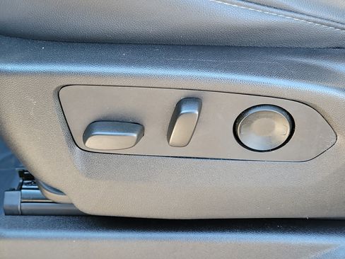 Used 2024 Chevrolet Tahoe Z71 w/ Luxury Package image 22