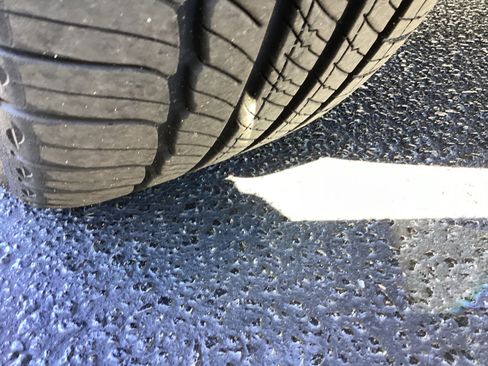 Certified 2025 Volvo XC40 B5 Core w/ Protection Package Premier image 12