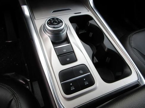 Certified 2022 Ford Explorer XLT w/ Equipment Group 202A image 18