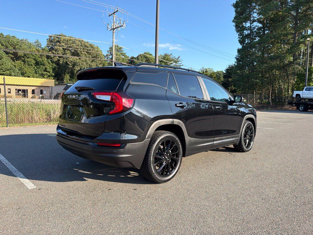 Used 2023 GMC Terrain SLE w/ Elevation Edition FWD image 5