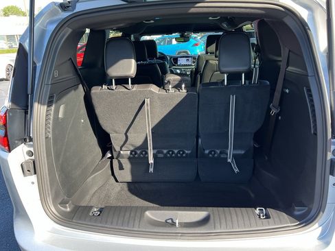 New 2026 Chrysler Pacifica Select image 19
