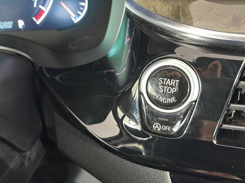 Used 2019 BMW 540i xDrive w/ M Sport Package image 29