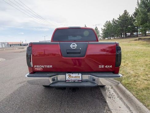 Used 2010 Nissan Frontier SE w/ Moonroof Pkg AWD/4WD image 6