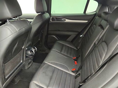 Used 2023 Alfa Romeo Stelvio Veloce image 21
