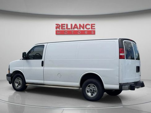 Used 2017 GMC Savana 2500 RWD image 4