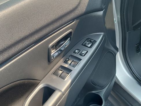 Used 2025 Mitsubishi Outlander Sport ES AWD/4WD image 18