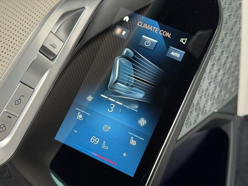 Used 2023 BMW i7 xDrive60 image 35