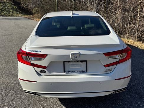 Used 2018 Honda Accord Touring image 7