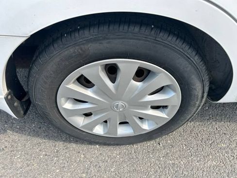 Used 2016 Nissan Versa S FWD image 21
