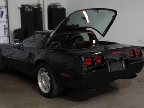 Used 1995 Chevrolet Corvette Coupe image 19