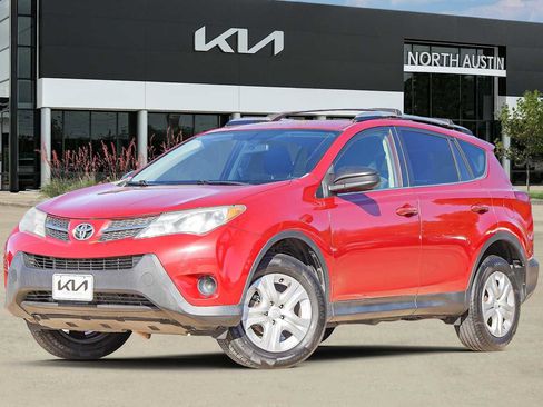 Used 2015 Toyota RAV4 LE image 1