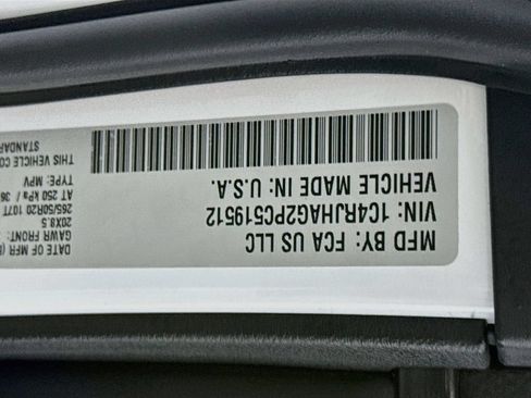 Used 2023 Jeep Grand Cherokee Altitude AWD/4WD image 37