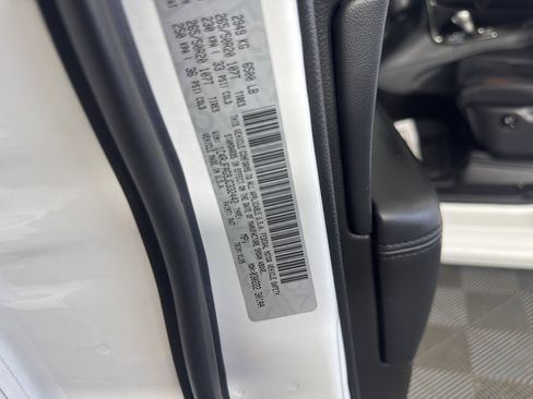 Used 2018 Jeep Grand Cherokee Altitude image 13