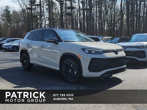 New 2026 Volkswagen Tiguan SE R-Line image 1