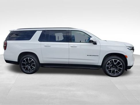 Certified 2024 Chevrolet Suburban RST w/ Luxury Package AWD/4WD image 6