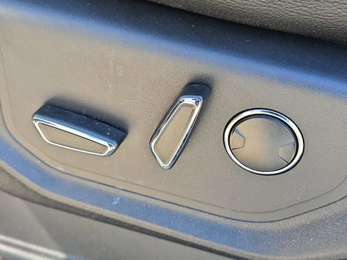 Used 2016 Ford F150 Lariat image 12