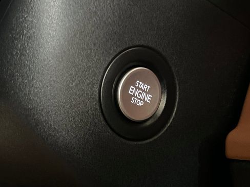 New 2025 Volkswagen ID. Buzz Pro S image 24