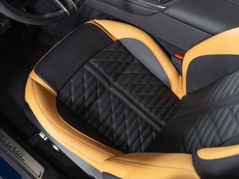 Used 2024 Maserati Levante Trofeo image 39