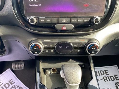 Used 2023 Kia Soul S image 29