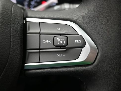 New 2026 Jeep Compass Altitude image 25