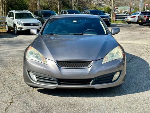 Used 2010 Hyundai Genesis 2.0T image 2