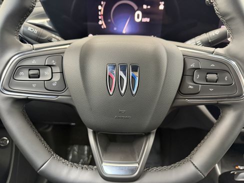 Used 2026 Buick Envista Avenir FWD image 29