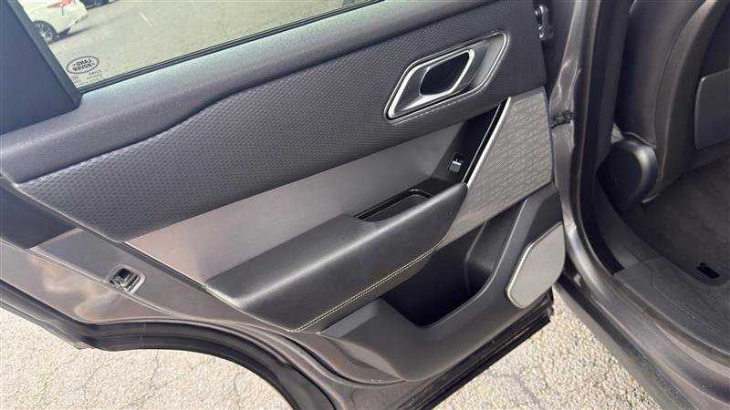 Used 2018 Land Rover Range Rover Velar R-Dynamic SE AWD/4WD image 20