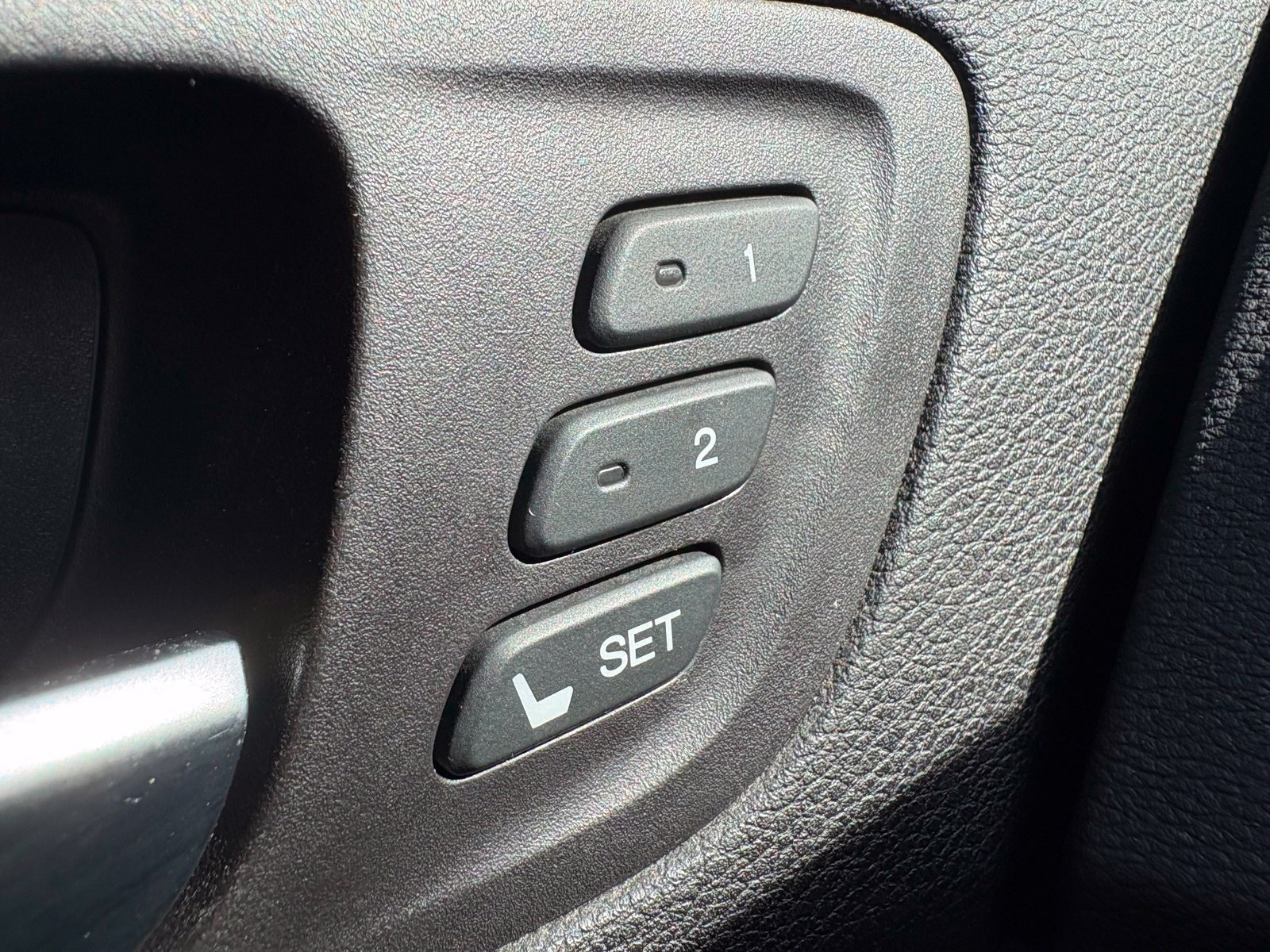 Used 2016 Acura TLX w/ Technology Package FWD image 17