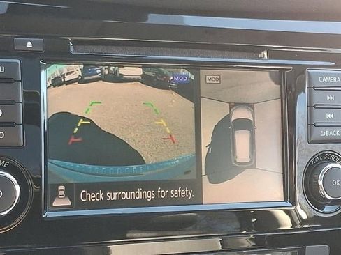 Used 2020 Nissan Rogue SL w/ Premium Package image 19