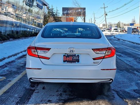 Used 2019 Honda Accord Touring image 6