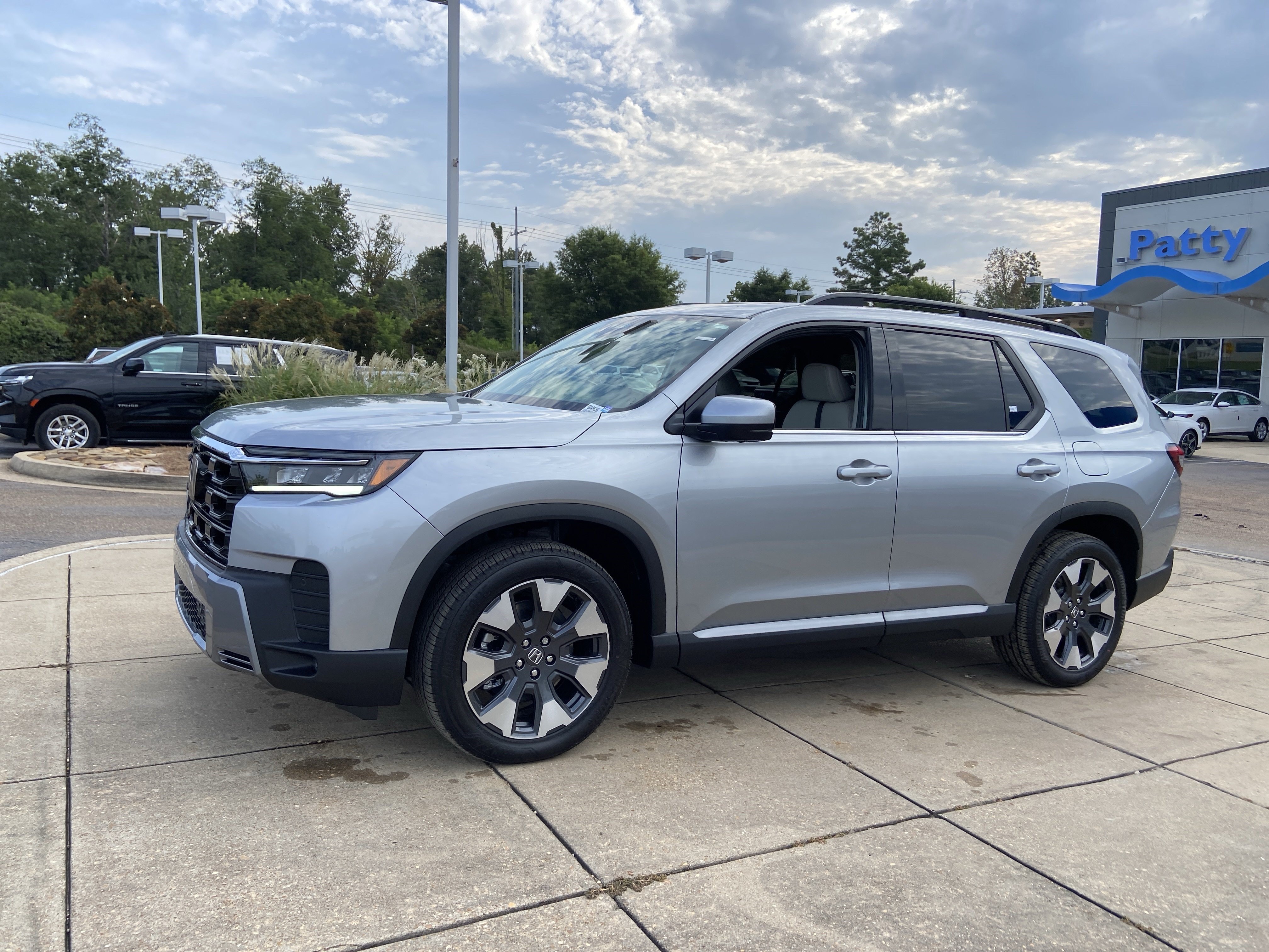 New 2026 Honda Pilot Touring image 5