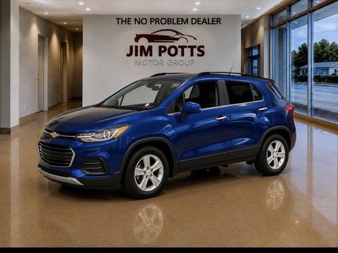 Used 2020 Chevrolet Trax LT w/ Driver Confidence Package FWD image 1