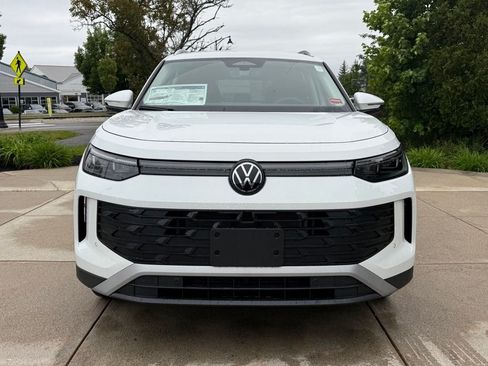 New 2026 Volkswagen Tiguan SE AWD/4WD image 3