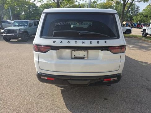 Used 2025 Jeep Wagoneer Series II w/ Premium Group I AWD/4WD image 8