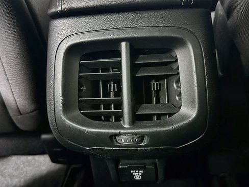 Used 2016 Jeep Cherokee Latitude FWD image 29