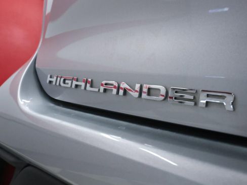 Used 2022 Toyota Highlander XLE image 31