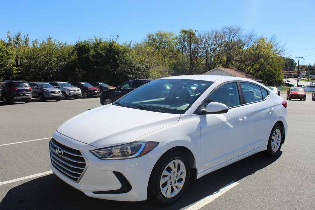 Used 2018 Hyundai Elantra SE FWD image 1