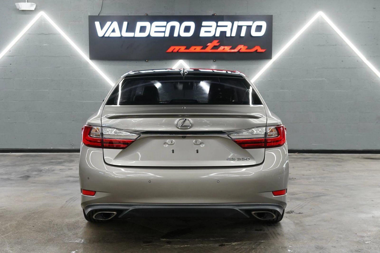 Used 2017 Lexus ES 350 w/ Luxury Package FWD image 18