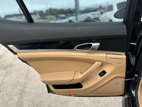 Used 2015 Porsche Panamera image 21
